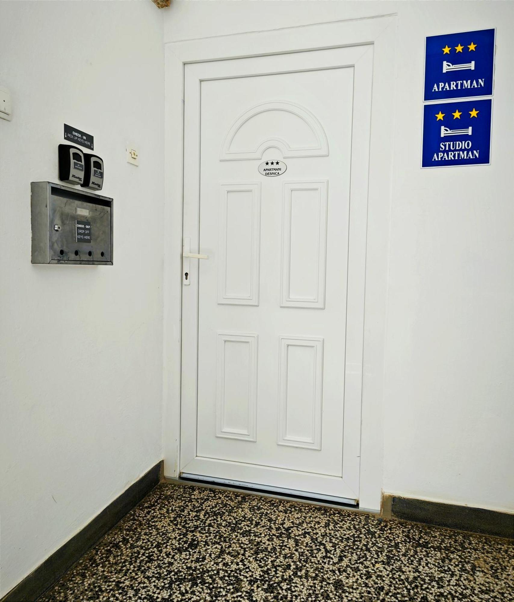 Cozy Old Town Apartment Zadar Exterior foto